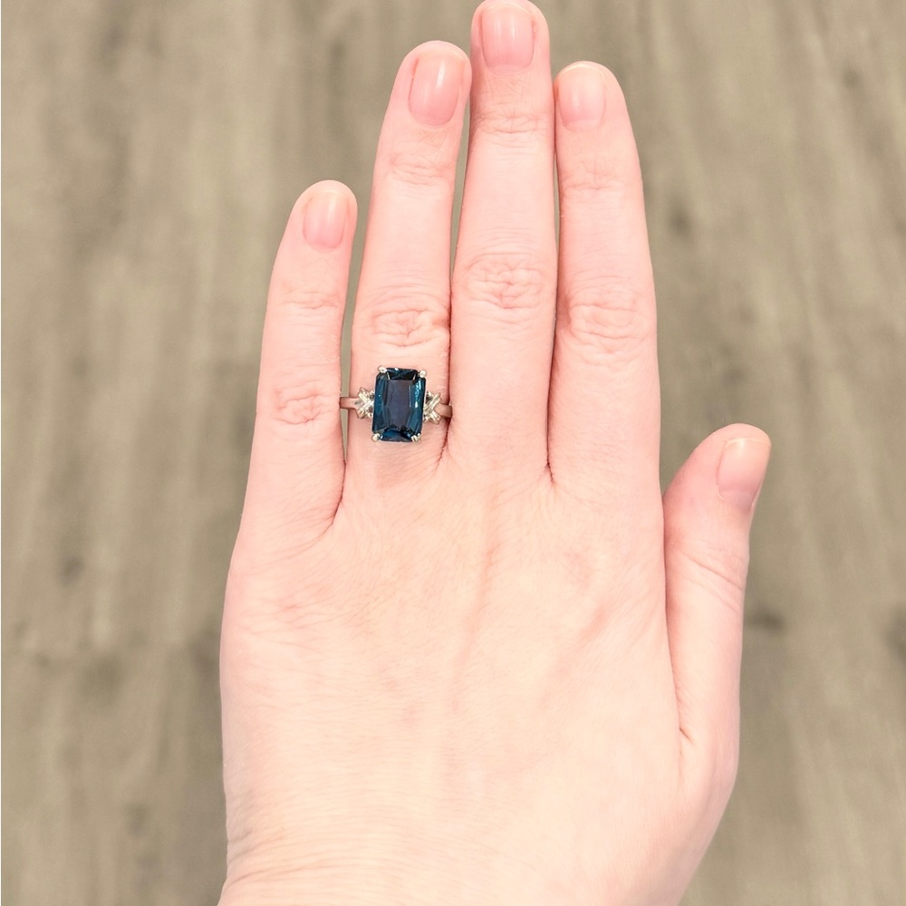 10K London Blue Topaz large 12x8mm Radiant rectangular cut white gold ring - Picture 9 of 10